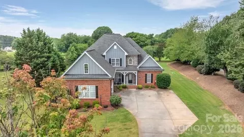 13708 Thompson Place Dr, Mint Hill, NC 28227