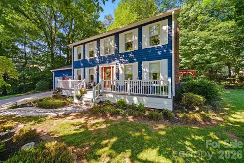6089 Northlake Dr, Hickory, NC 28601