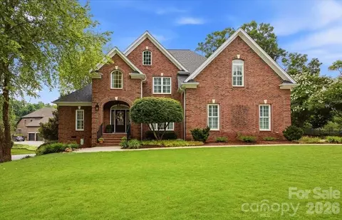 201 Commodore Ct, Belmont, NC 28012