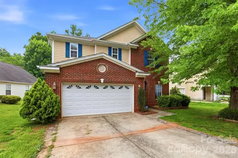 14021 Pinyon Pine Ln, Charlotte, NC 28215