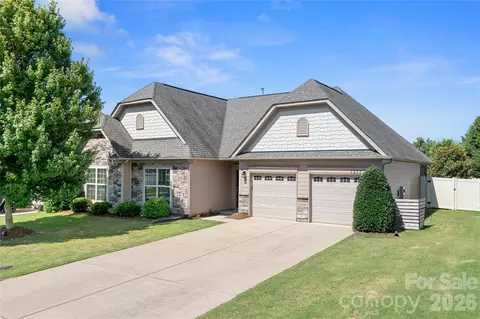 7271 Adirondack Dr, Denver, NC 28037