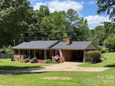 1204 Crowders Mountain Rd, Bessemer City, NC 28016