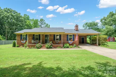 1204 Crowders Mountain Rd, Bessemer City, NC 28016