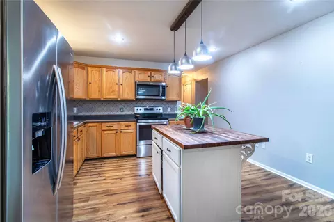 Kitchen - 142 Blake Dr, Canton, NC 28716 photo 3 of 5