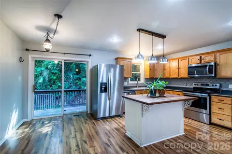 Kitchen - 142 Blake Dr, Canton, NC 28716 photo 2 of 5