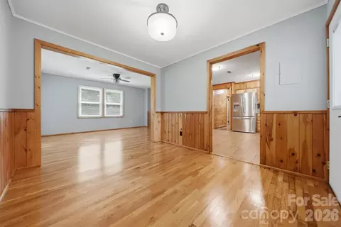Living - 408 Birch Circle Dr, Hudson, NC 28638 photo 4 of 5