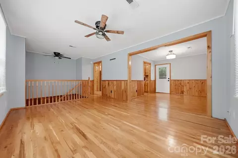 Living - 408 Birch Circle Dr, Hudson, NC 28638 photo 3 of 5