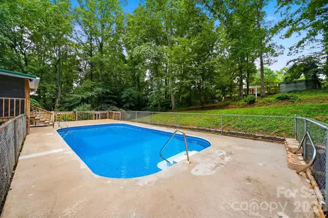 Exterior - 408 Birch Circle Dr, Hudson, NC 28638 photo 6 of 10