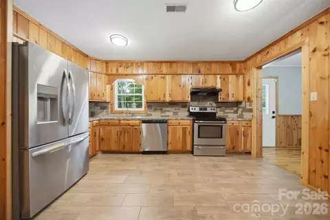 Kitchen - 408 Birch Circle Dr, Hudson, NC 28638 photo 2 of 2