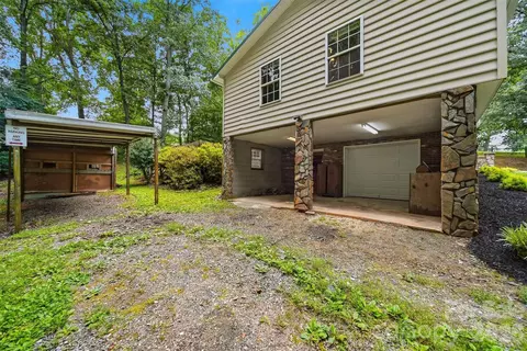 Exterior - 408 Birch Circle Dr, Hudson, NC 28638 photo 7 of 10