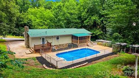 Exterior - 408 Birch Circle Dr, Hudson, NC 28638 photo 8 of 10