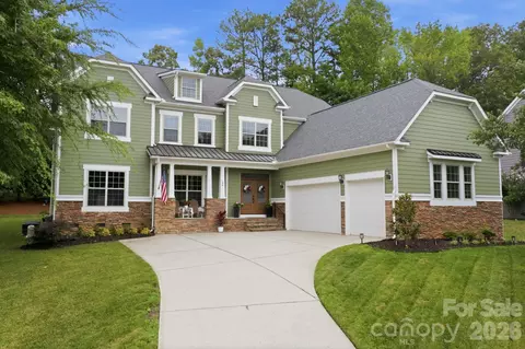 130 Lakeshore Hills Dr, Mooresville, NC 28117