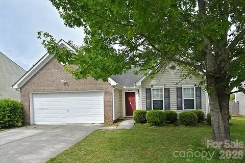 6710 Goldenwillow Dr, Charlotte, NC 28215