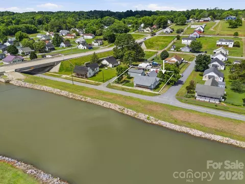 802 Canal Rd, Lockhart, SC 29364