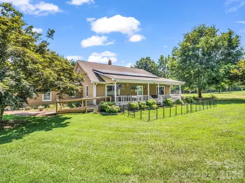 202 Sunset Memorial Rd, Forest City, NC 28043