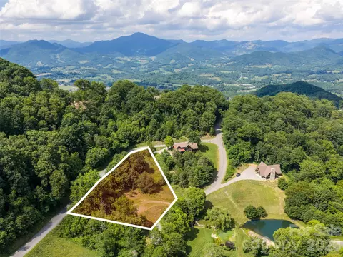 APT 37 Tapestry Trail, Waynesville, NC 28785