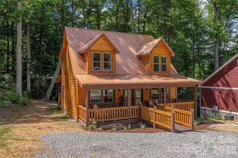 484 Twinbrook Ln, Maggie Valley, NC 28751