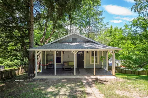 14 Border St, Black Mountain, NC 28711