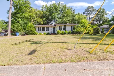 1809 Manteo St, Fayetteville, NC 28303