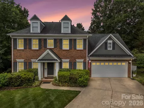 6202 Hickory Cove Ln, Charlotte, NC 28269