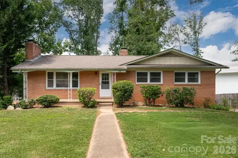 52 Blake Dr, Arden, NC 28704