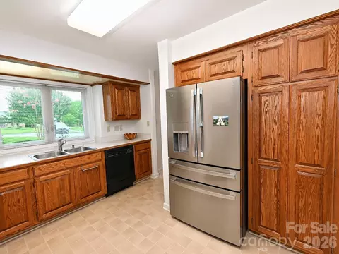 Kitchen - 3675 Rock Bridge Ne Dr NE, Conover, NC 28613 photo 3 of 4