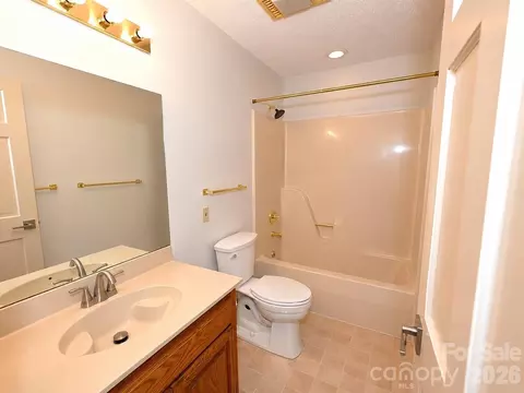 Bath - 3675 Rock Bridge Ne Dr NE, Conover, NC 28613 photo 4 of 4