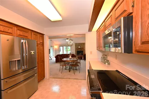 Kitchen - 3675 Rock Bridge Ne Dr NE, Conover, NC 28613 photo 4 of 4