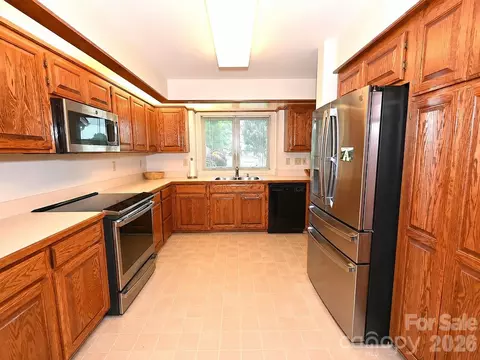 Kitchen - 3675 Rock Bridge Ne Dr NE, Conover, NC 28613 photo 1 of 4