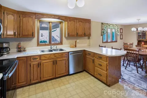 Kitchen - 293 Dillardtown Rd, Sylva, NC 28779 photo 3 of 3