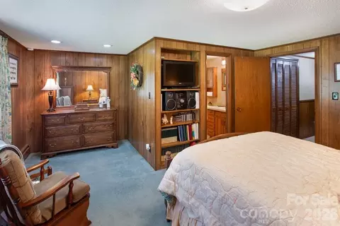 Bedroom - 293 Dillardtown Rd, Sylva, NC 28779 photo 2 of 4