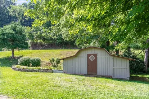 Exterior - 293 Dillardtown Rd, Sylva, NC 28779 photo 2 of 4