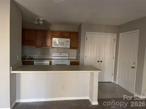 5932 W Friendly Ave, Greensboro, NC 27410