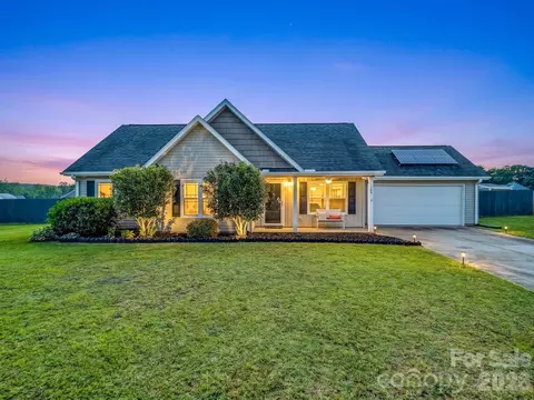 169 Oak Brook Ln, Gaffney, SC 29341