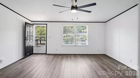 Living - 913 Grace Dr, Stanley, NC 28164 photo 2 of 4