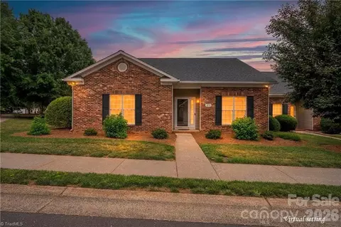 195 Stadium Oaks Dr, Clemmons, NC 27012