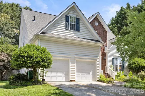 1116 Blueberry Ln, Charlotte, NC 28226
