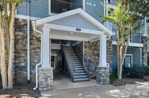 100 Vista Lake 3 Dr #3, Candler, NC 28715