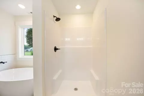 Bath - 119 Progress Pl, Salisbury, NC 28147 photo 4 of 5