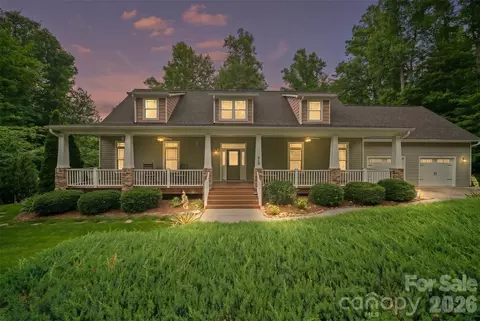 813 Beech Tree Pl, Hendersonville, NC 28792