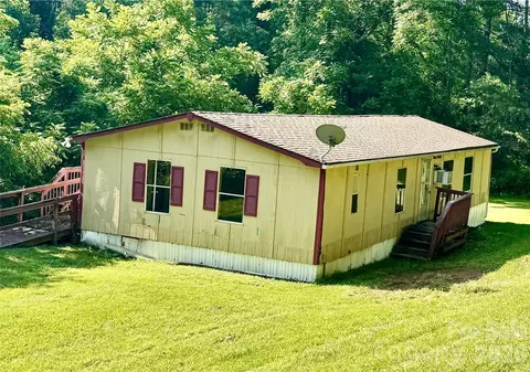 8 White Oak Dr, Leicester, NC 28748