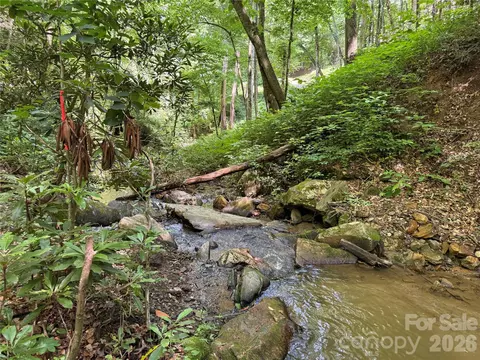 700 Copperhead Cv, Sylva, NC 28779