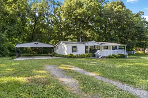 305 Southfork Meadows Rd, Gastonia, NC 28052