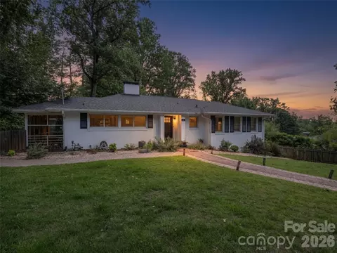 2 Bevlyn Dr, Asheville, NC 28803