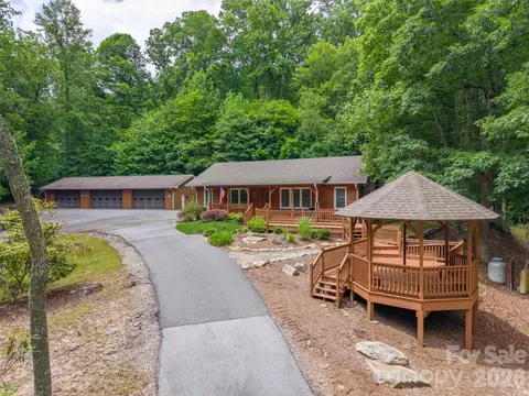 743 Kyles Creek Rd, Hendersonville, NC 28792