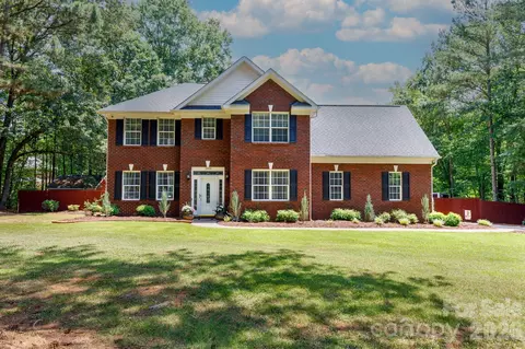 3009 Mamoth Oak Dr, Lancaster, SC 29720