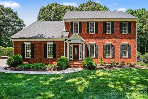 10403 Persimmon Creek Dr, Charlotte, NC 28227