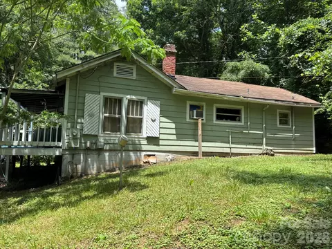 547 Avery Creek Rd, Arden, NC 28704
