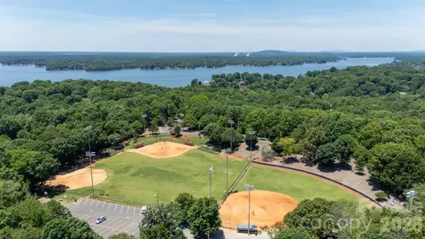 View/Area - 25012 Molokai Dr, Fort Mill, SC 29708 photo 2 of 8