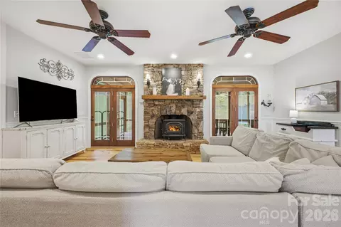Living - 227 Black Bear Cv, Clyde, NC 28721 photo 1 of 2